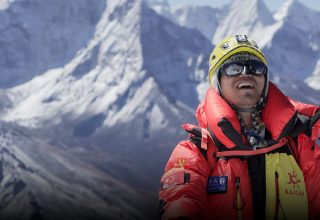 Покоривший Эверест: невероятная история незрячего альпиниста из Китая