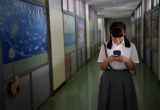 Сексизм в китайской школе: как к «урокам взросления» отнеслись пользователи