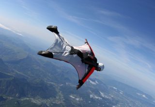 Wingsuit-flyer_0.jpg