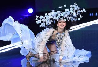 rs_1024x759-171120081905-1024-Ming-Xi-victoria-secret-fashion-show-2017-fall.jpg